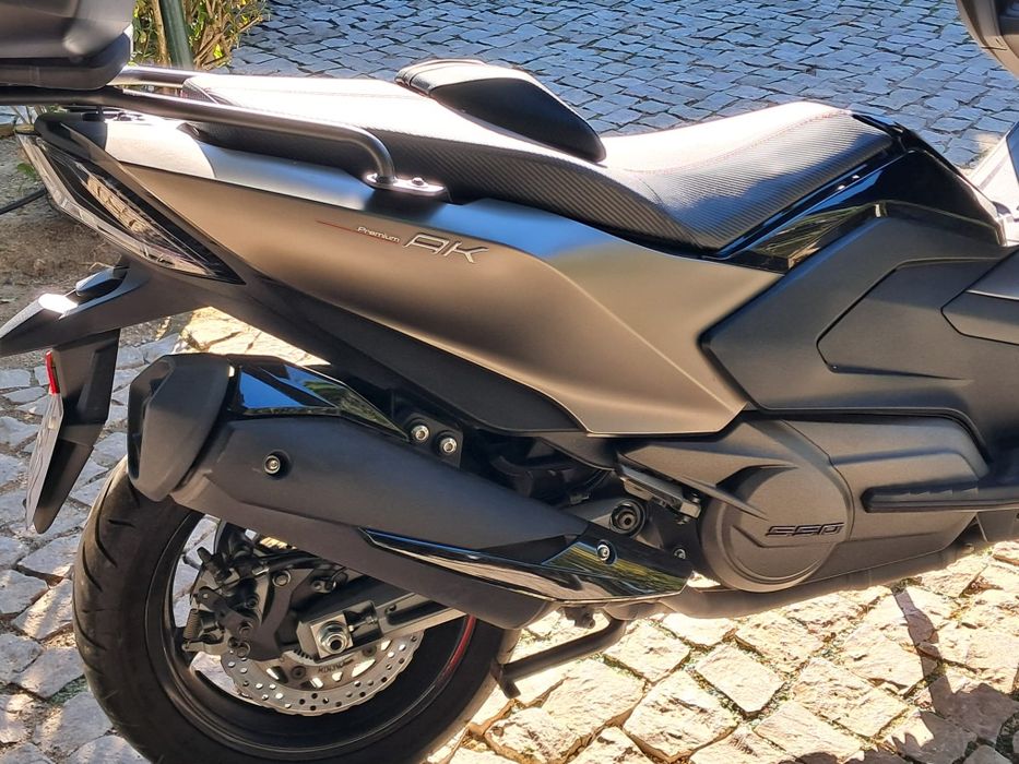 Kymco AK550cc Premium - maio 2023- Faro