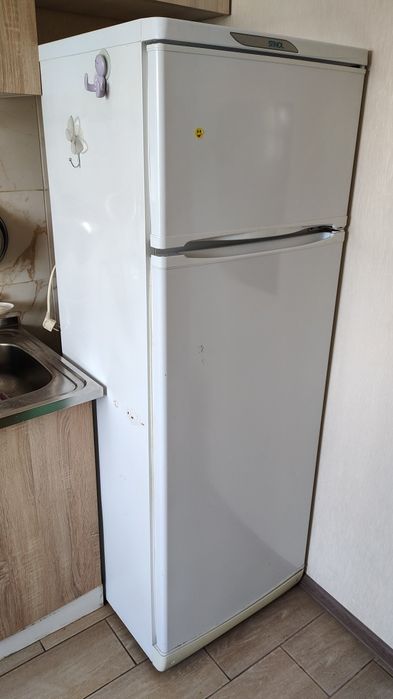 Продам холодильник Stinol