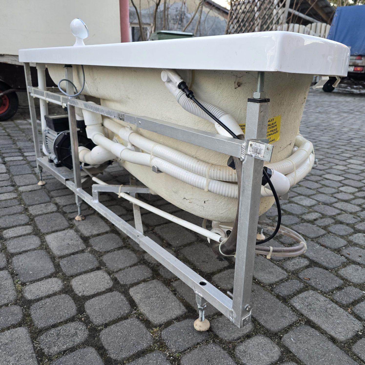 Wanna narożna z hydromasażem 145x90