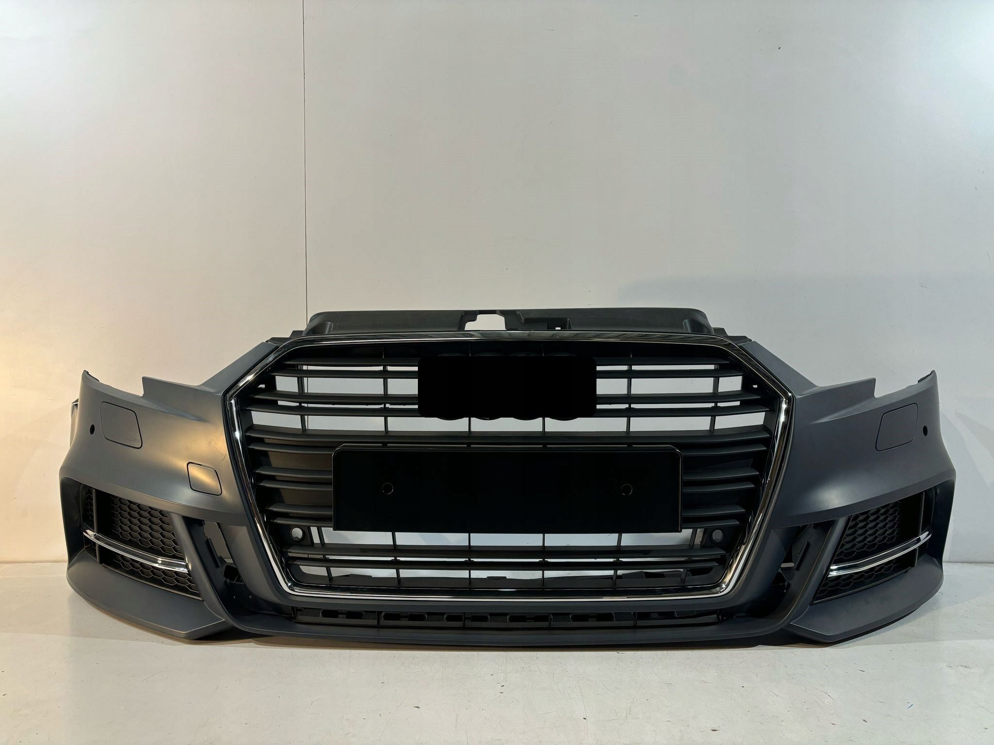 Audi A3 8V Lift s-line hatchback zderzak - 17234
