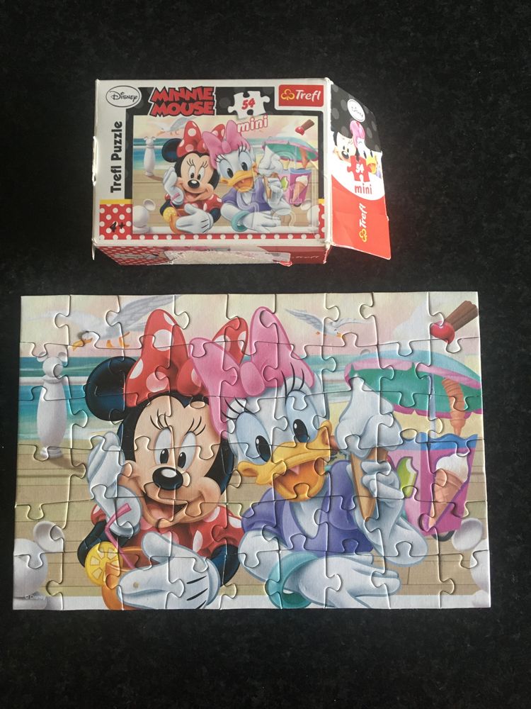 Puzzle i gra w karty zestaw z Myszką Minnie