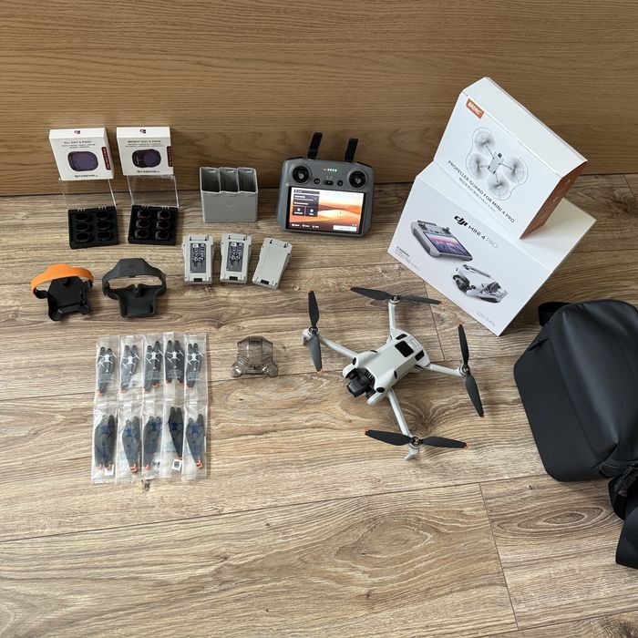 DJI Mini 4 Pro Fly More Combo + RC2 + Filtry ND + DJI Care do 01/2026
