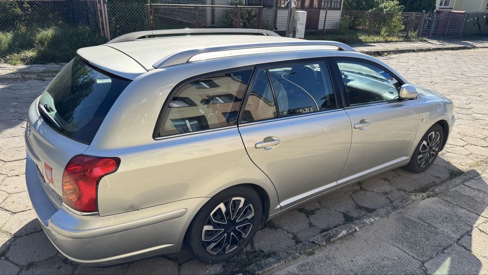 Toyota Avensis T25 2005 rok 2.0 benzyna