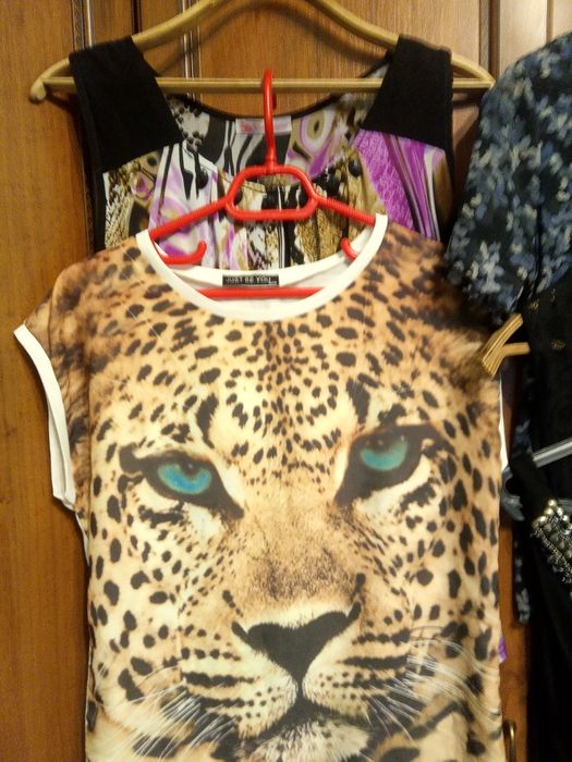 Продам футболки женские.