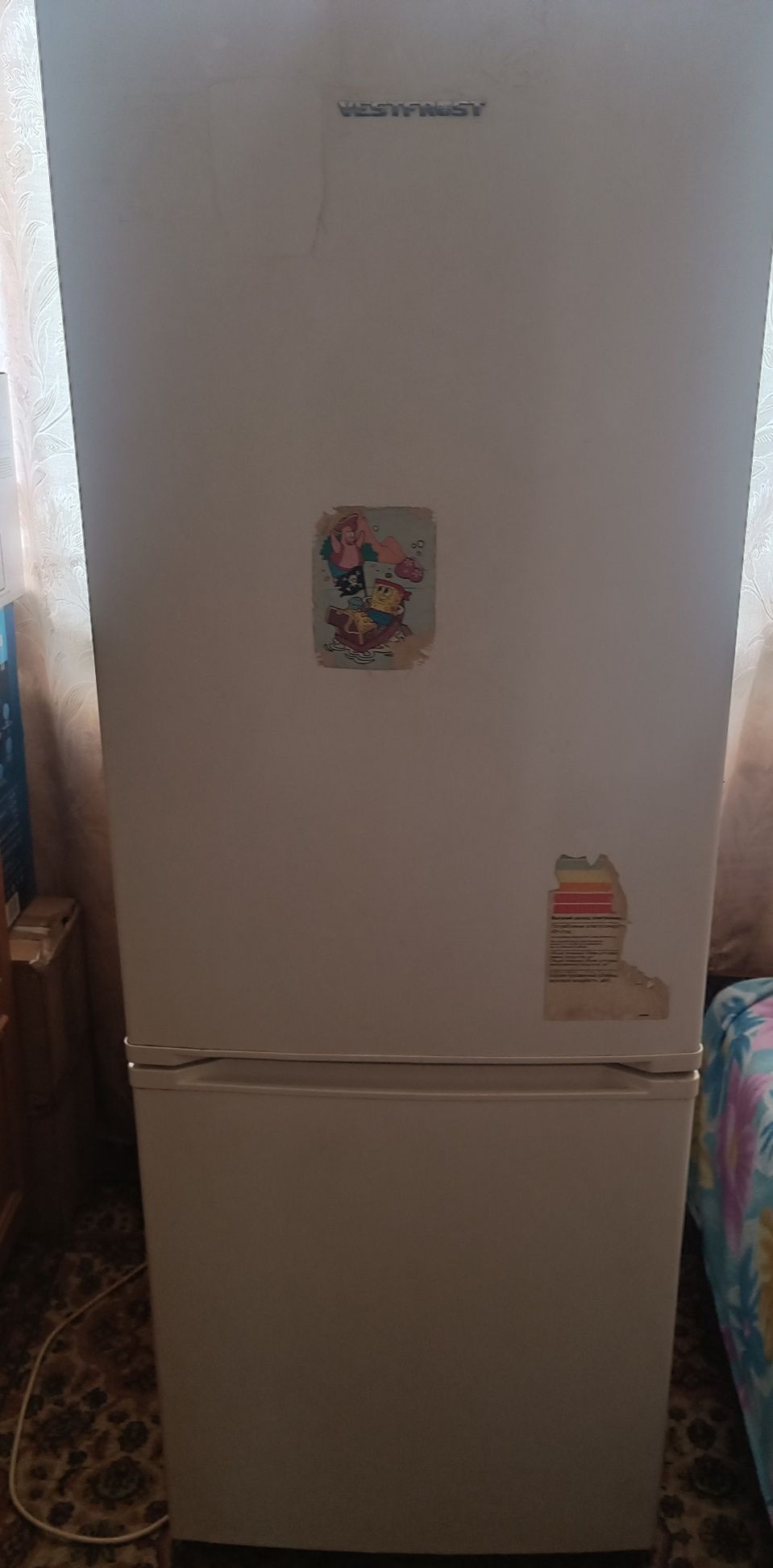 Продам холодильник
