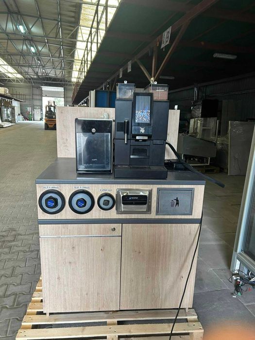 WMF 1100 S – Automatyczny ekspres do kawy + lodówka na mleko