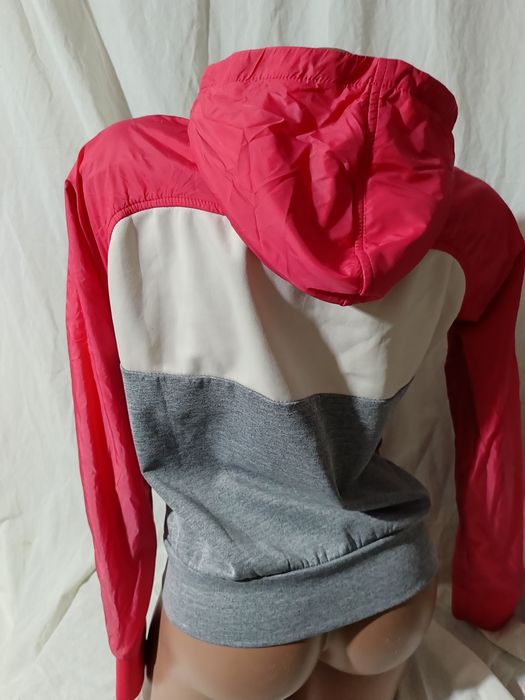 Подарую , віддам даром , в дар спортивна кофта жіноча XS