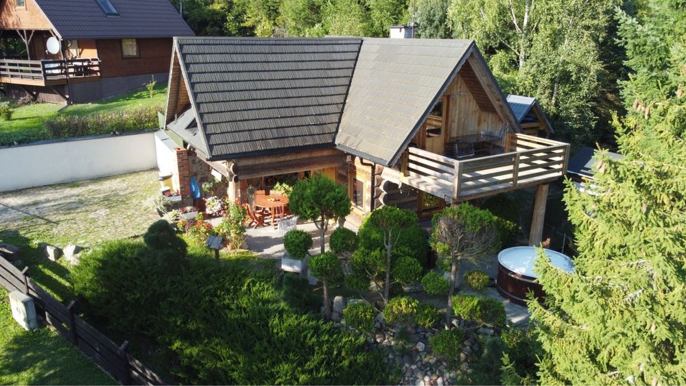 Dom Góralski z Bali na Kaszubach nad jeziorem Deka