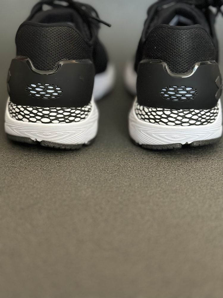 Кросовки для бігу Under Armour