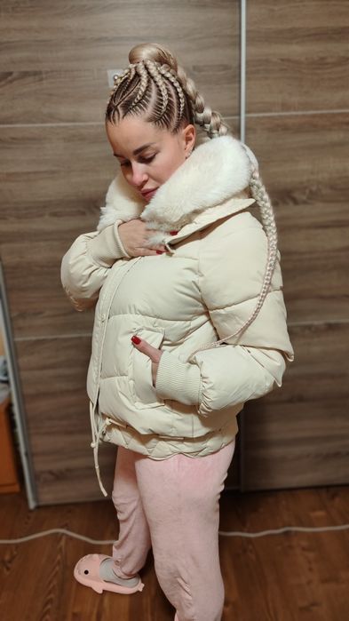 Зимовий жіночій пуховик