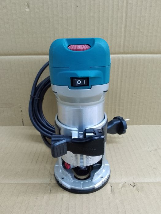 Makita RT0700C Frezarka Górnowrzecionowa Krawędziowa 710W 8mm
