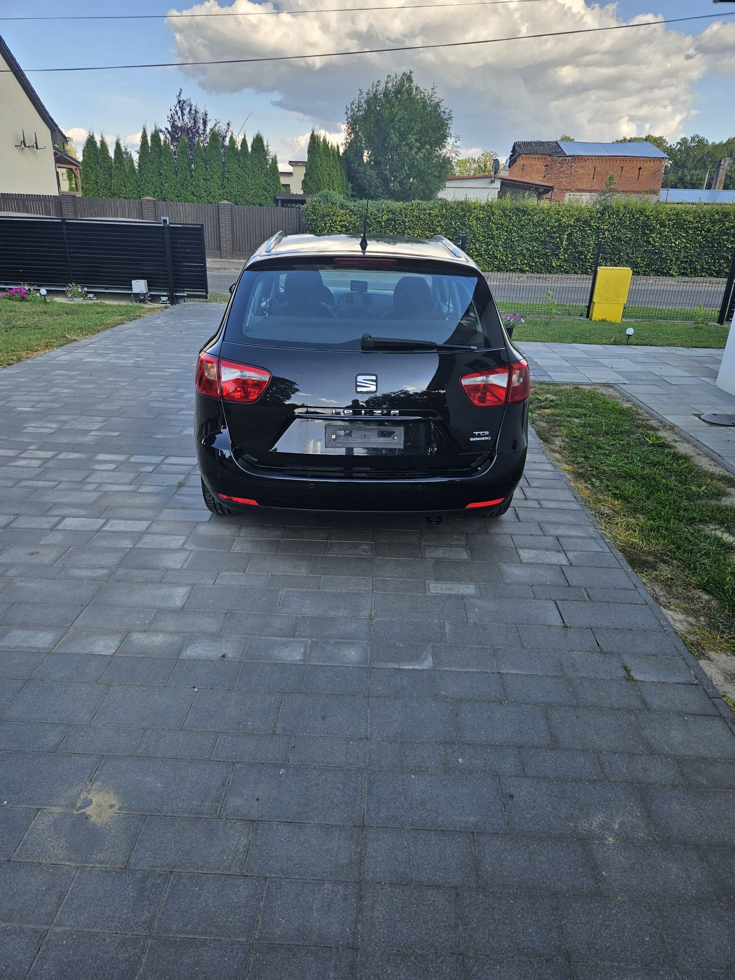 Sprzedam seat Ibiza lift 1.6tdi z 2015r