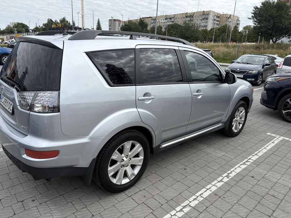 Mitsubishi outlender xl 2011 2.4 бензин, варіатор (автомат)