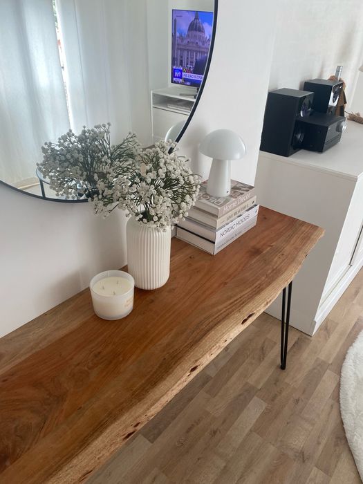 Consola em madeira maciça nova