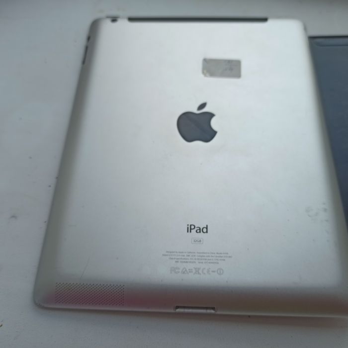 3 планшета Ipad, Prestigio, Archos