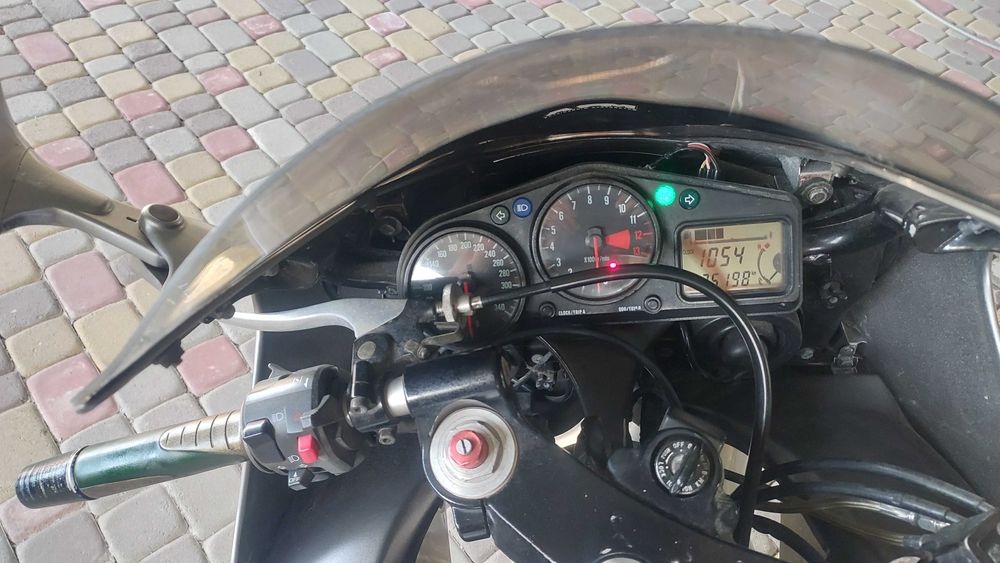 Кавасакі zx 12r.