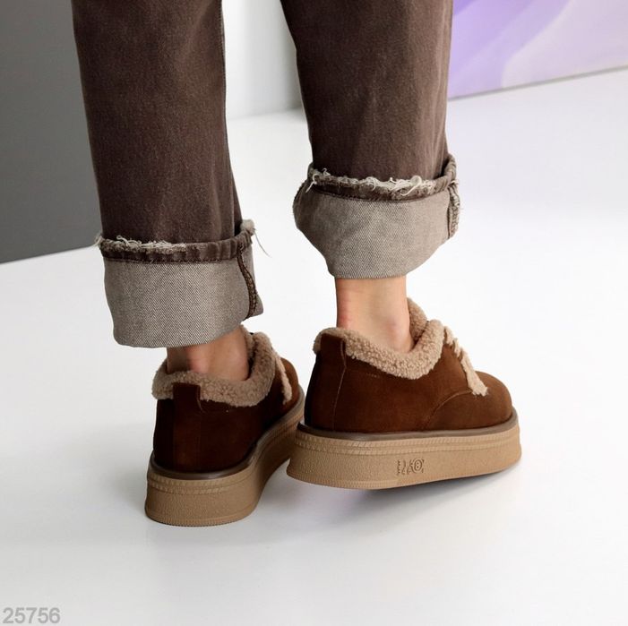 Жіночі шкіряні зимові черевики автоледі в кольорах