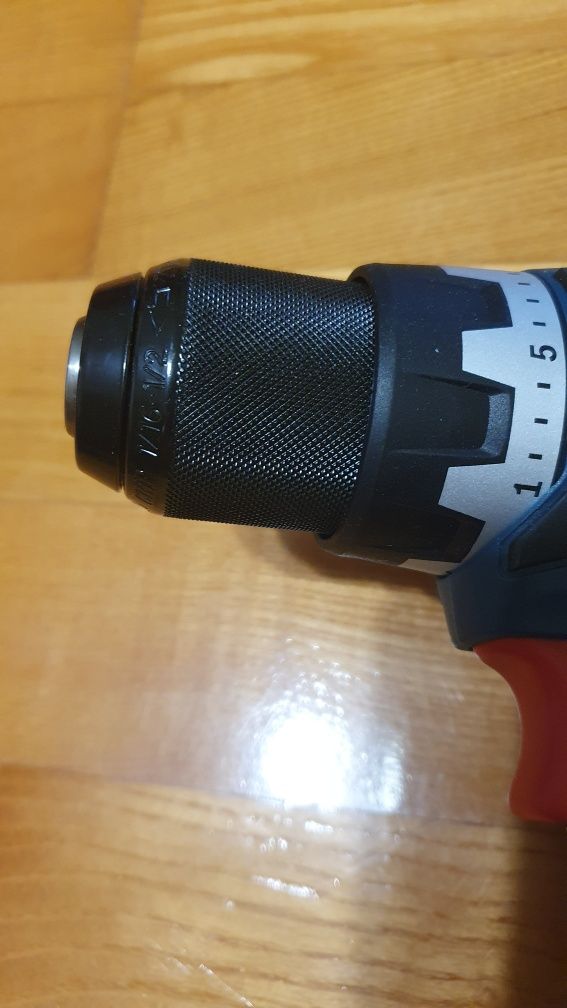 Bosch wiertarko-wkrętarka GSR 18V-90C. 2x aku, ładowarka. Nie używana.