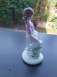 Piękna stara figurka porcelanowa