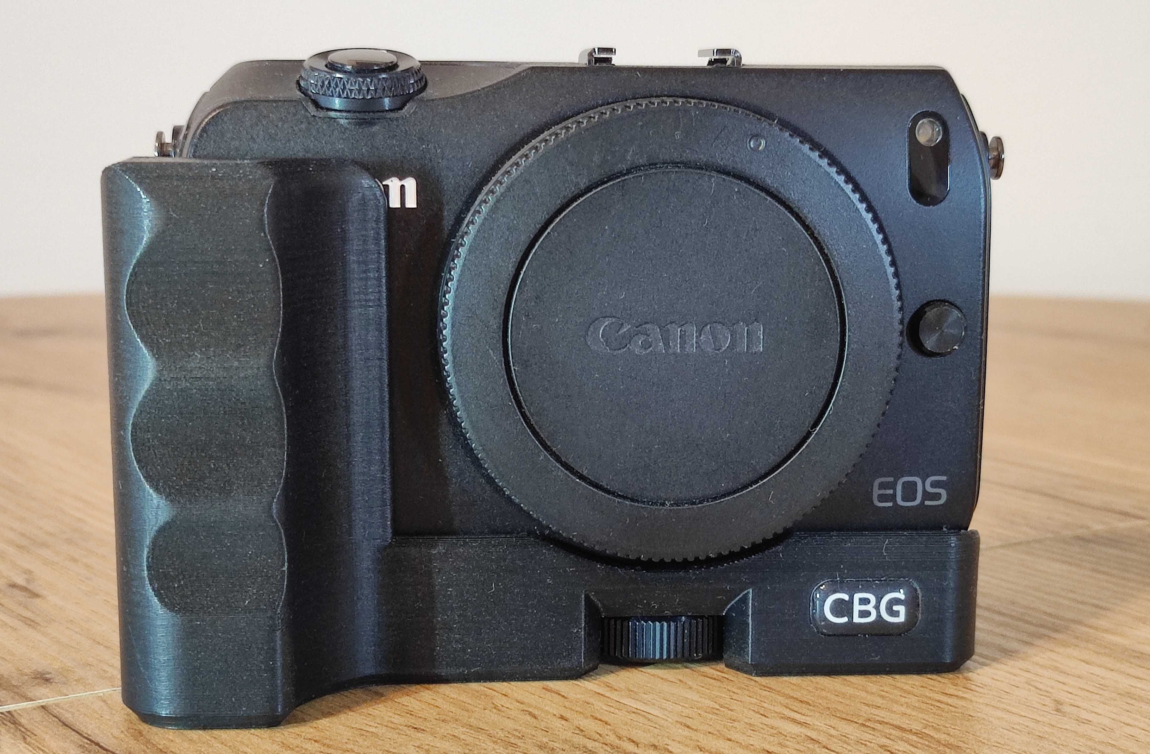 Canon EOS-M z ob 18–55 mm f3.5–5.6 IS STM + grip