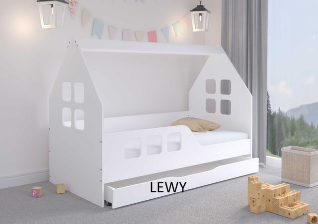 Łóżko domek z barierką, szufladą oraz materacem producent drewniane