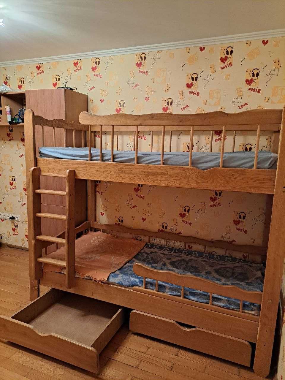 Дитяче ліжко, двохповерхове, із натурального дуба (вживане)