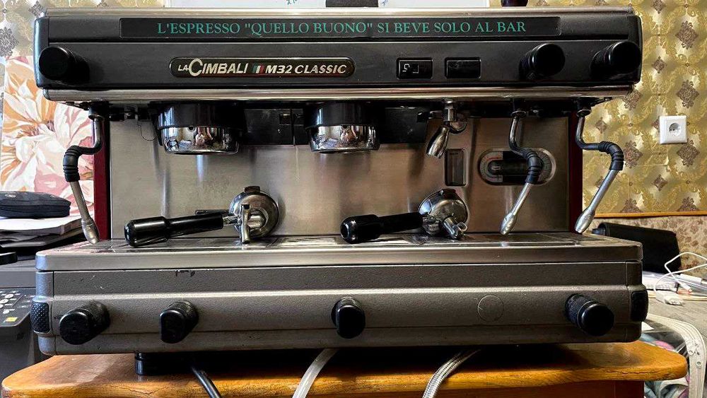 Оренда кавомашини професійної для кафе та кав'ярень