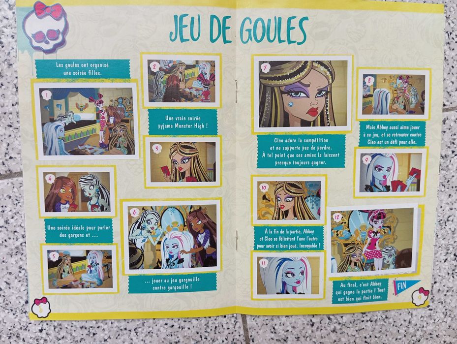 Caderneta monster high panini