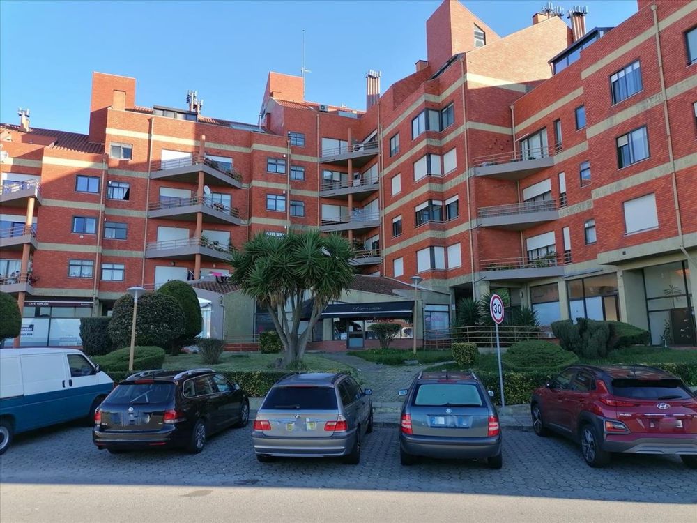 Apartamento arrendado no - Edifício Topázio, Santa Maria de Lamas