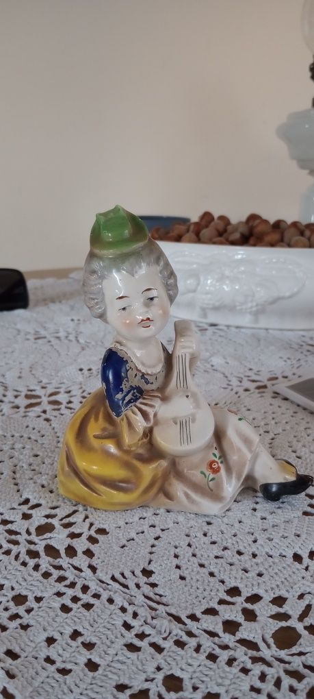 Stara porcelanowa figurka firmy Goebel