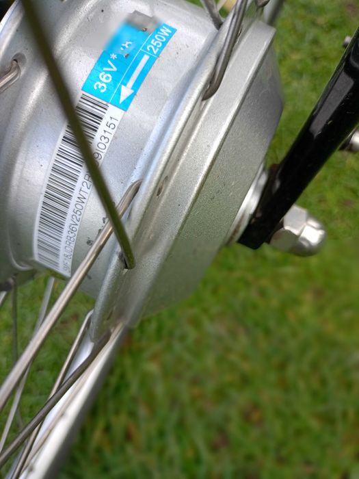 Rower elektryczny na 28 calowych kołach