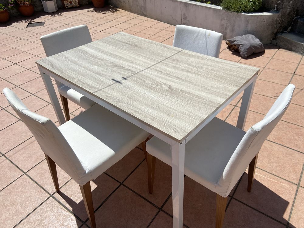 Mesa de jantar refeicoes