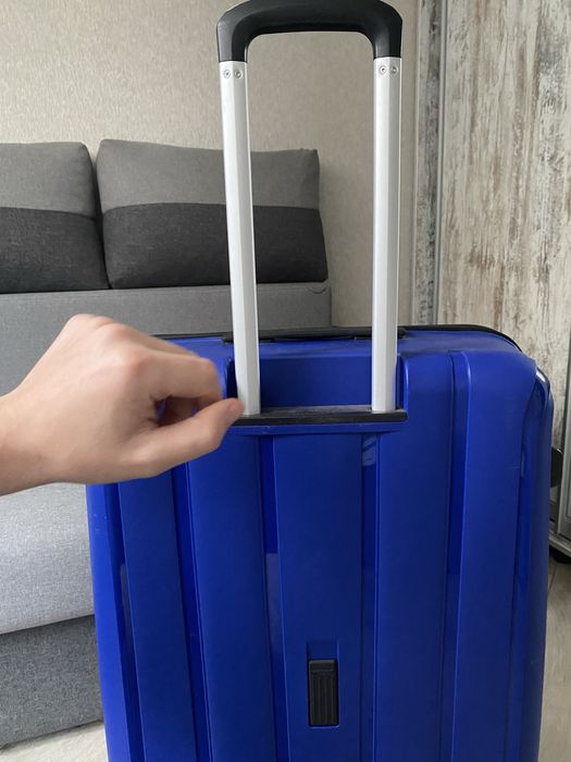 Чемодан валіза на колесах