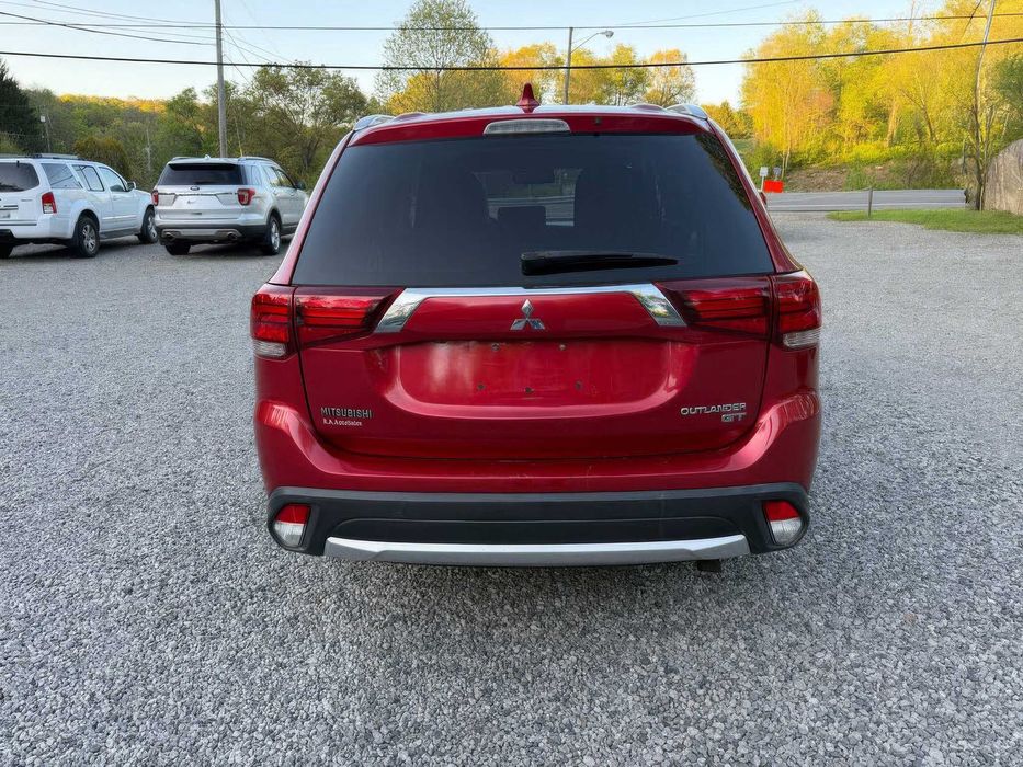 Mitsubishi Outlander      2017