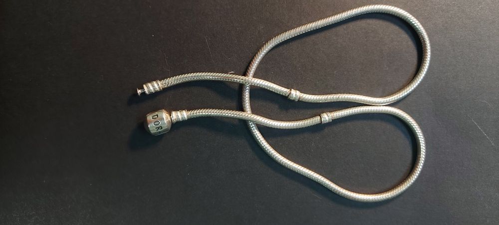 Colar e pulseira Pandora