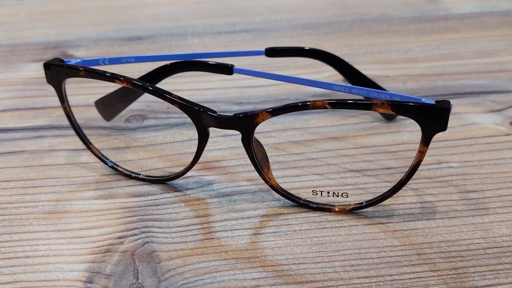 Яскраві жіночі оправки для лінз TOPIC2 VST311 від STING Italy!