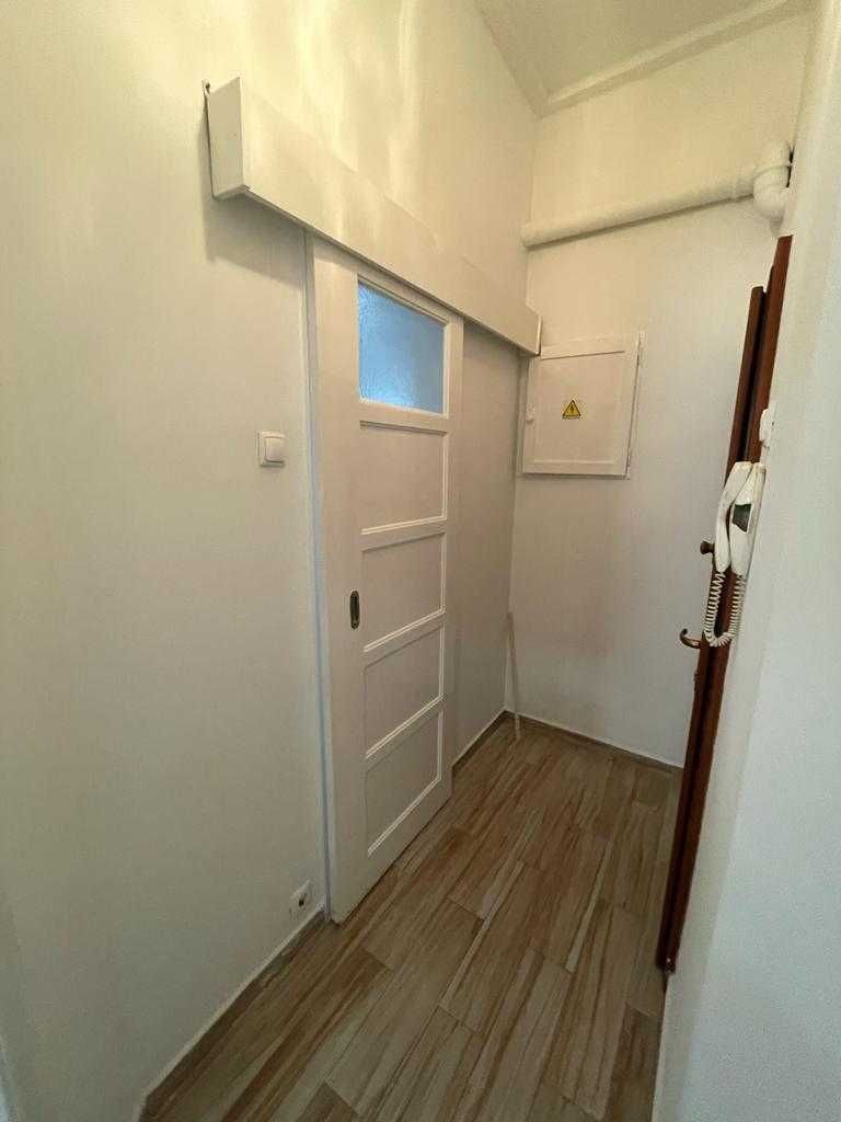 Apartamento T1+1 com logradouro, junto Praça Paiva Couceiro