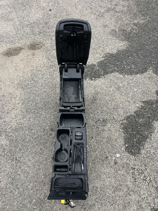 Центральна консоль у зборі Ford Escape