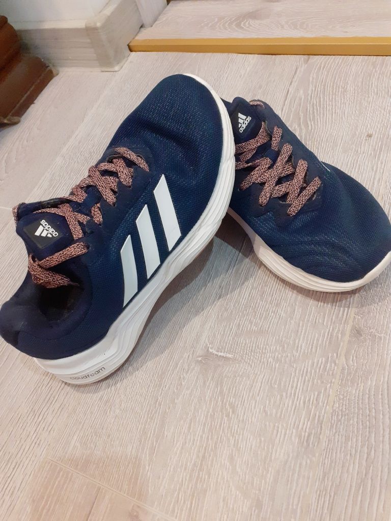 Buty sportowe adidas cloudfoam 36,2/3