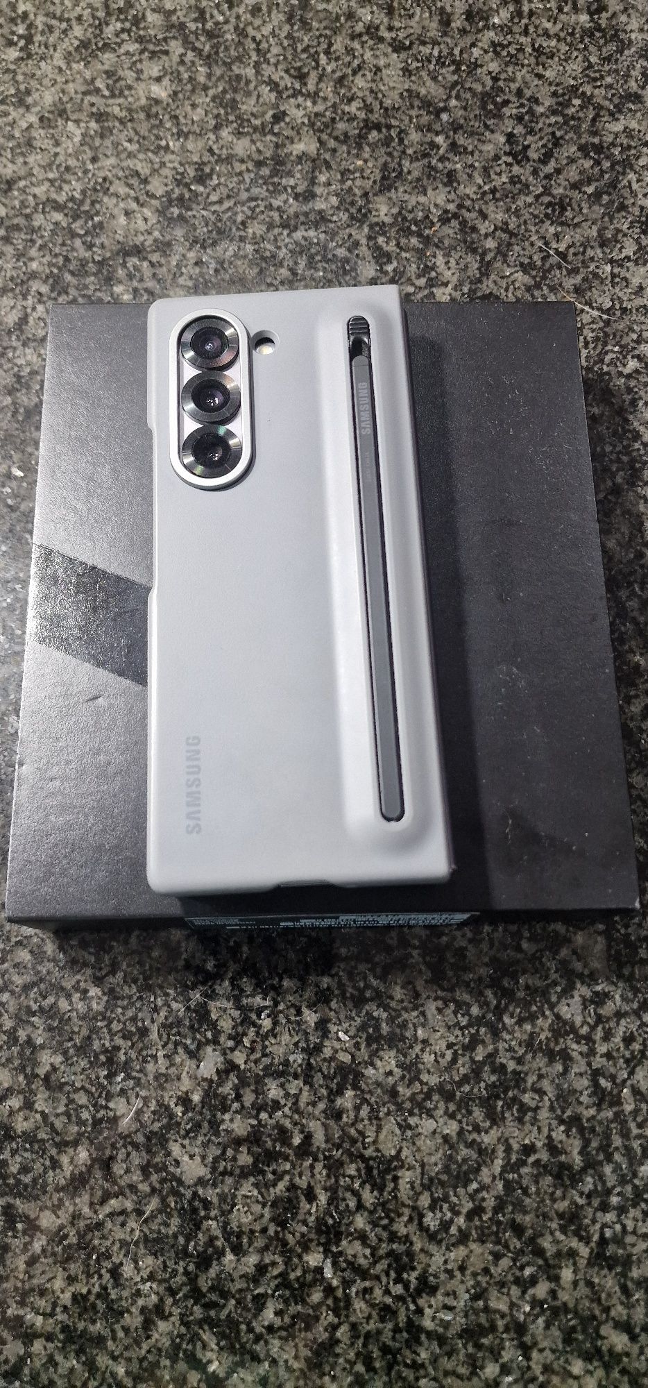 Samsung Z Fold 6 ainda com 2 anos garantia