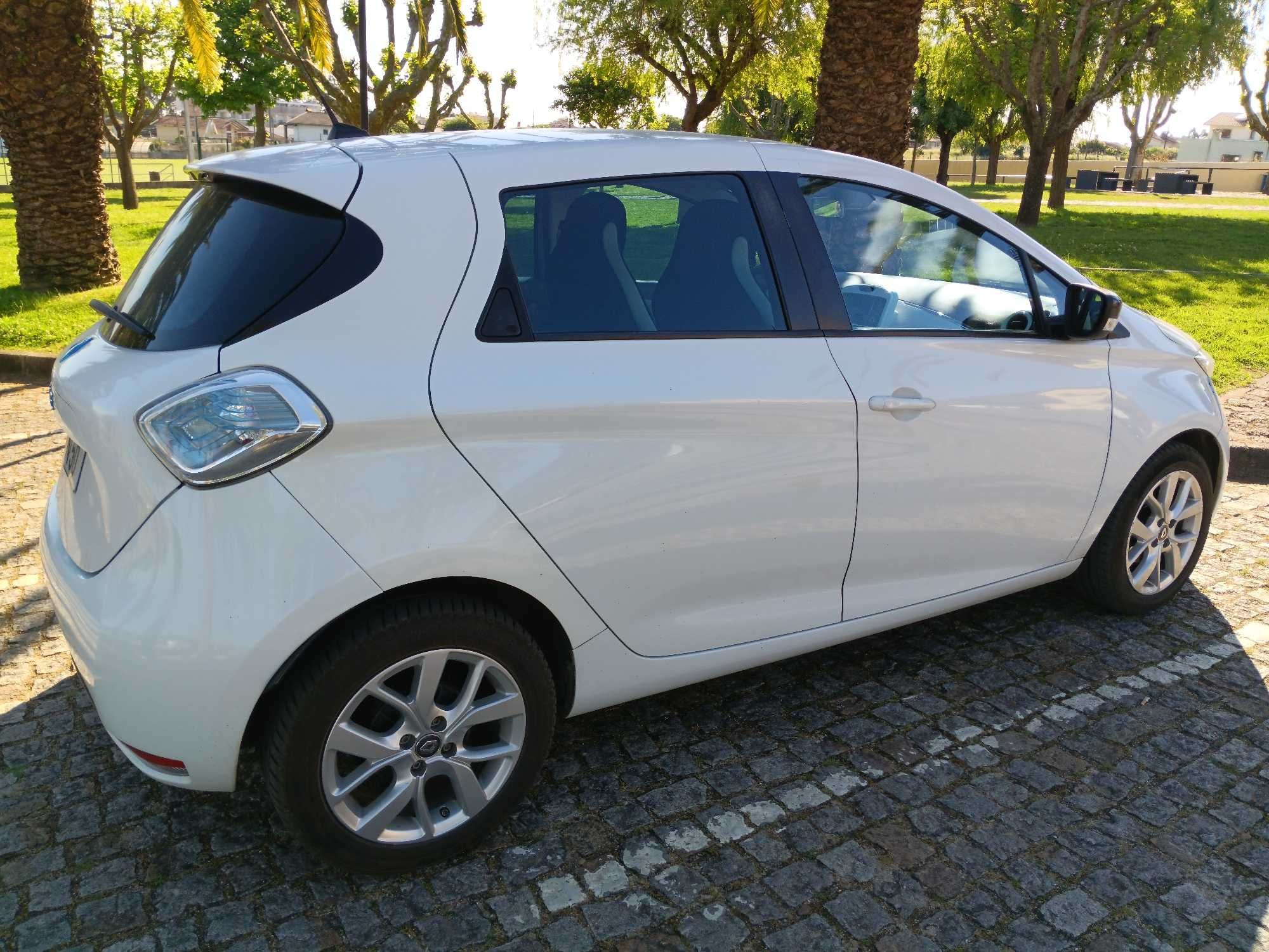 RENAULT ZOE 22kw (baterias próprias) – 8500 euros