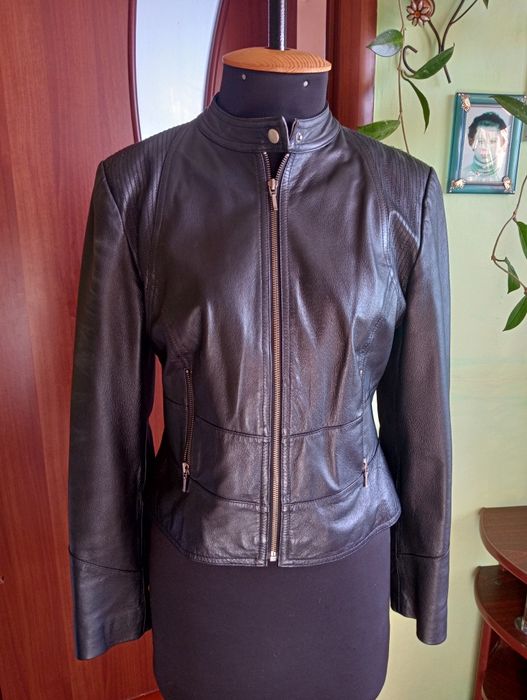 Шкіряна курточка.