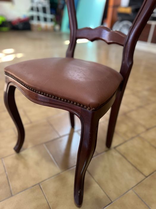 Mesa e Cadeiras de Madeira