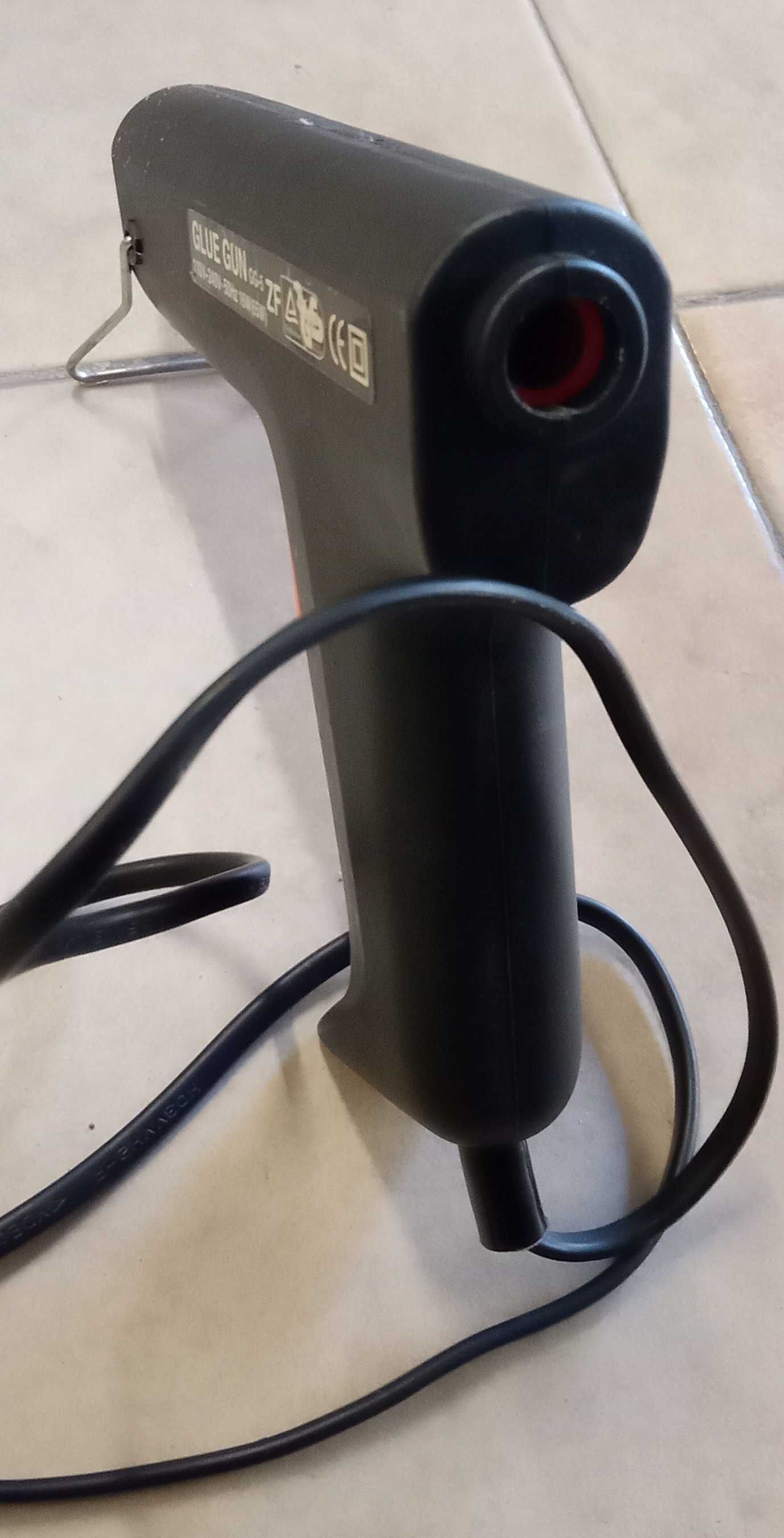 Pistola de colar a quente, operativa, por 5€