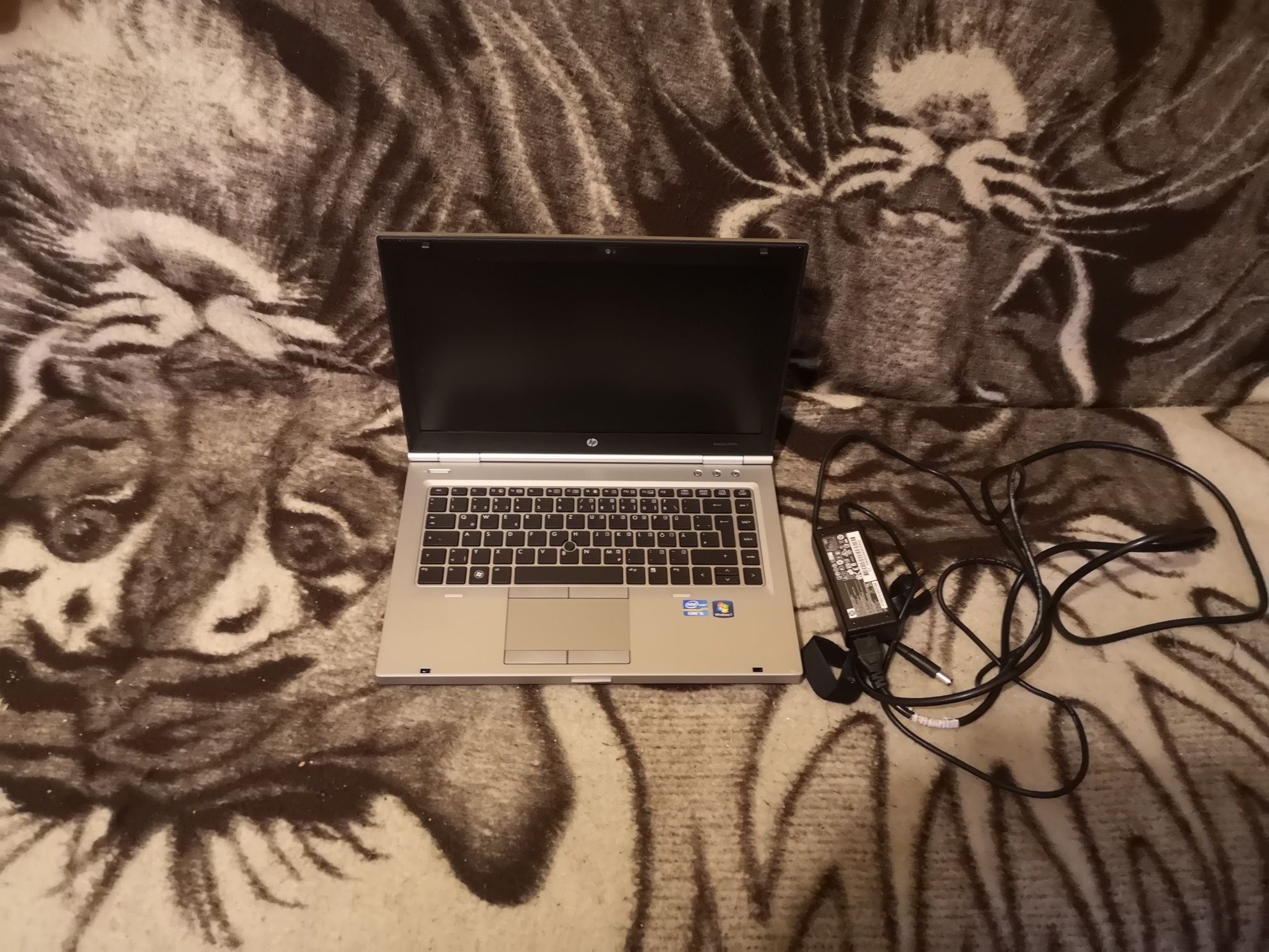 Laptop hp 8460p i5 2410m 2X 2.3ghz 10gb ram   180 gb dysk SSD