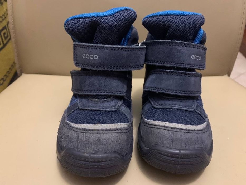 Ботинки ECCO  зимние на мальчика. 24 размер