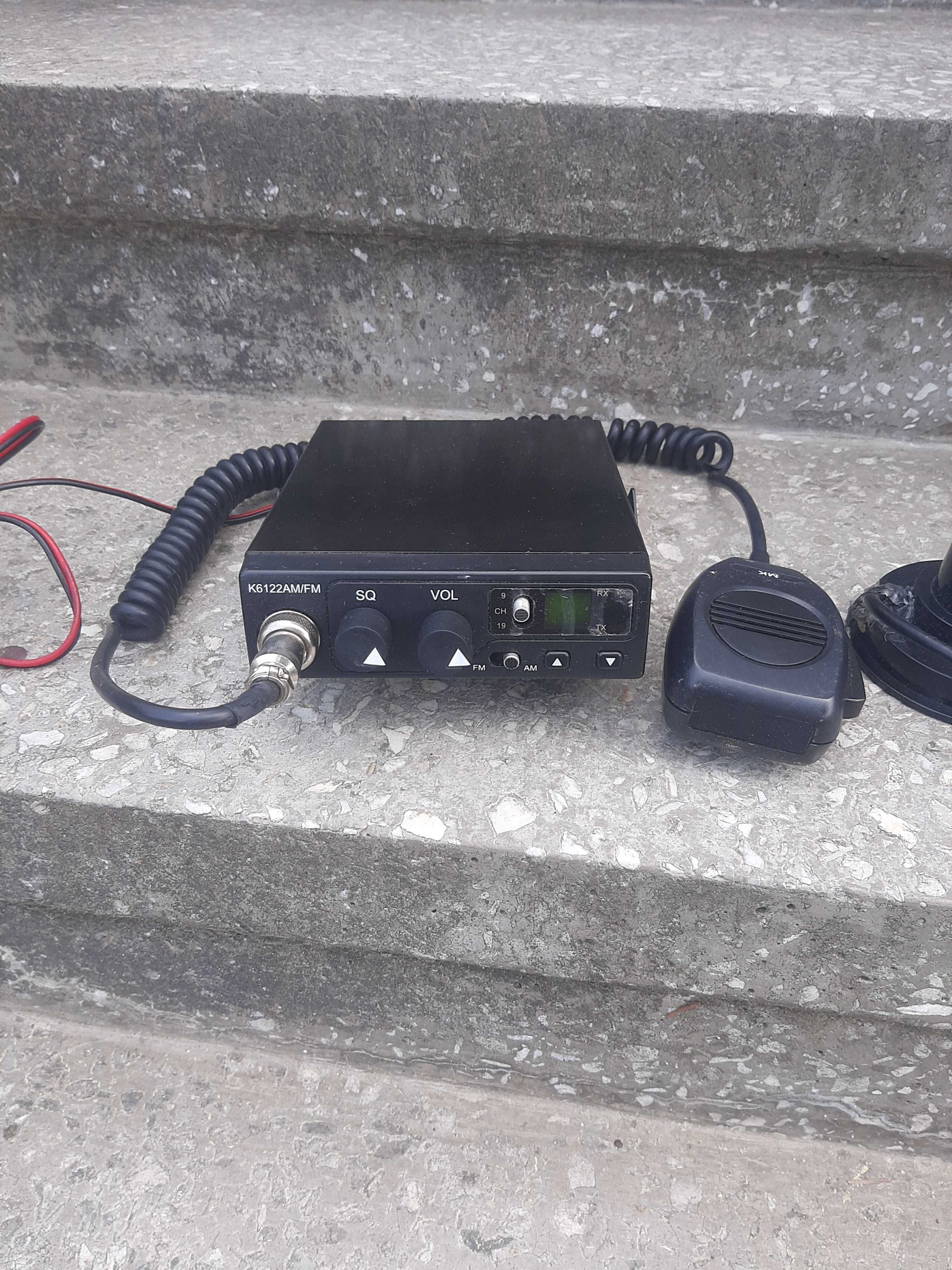 Cb radio z anteną