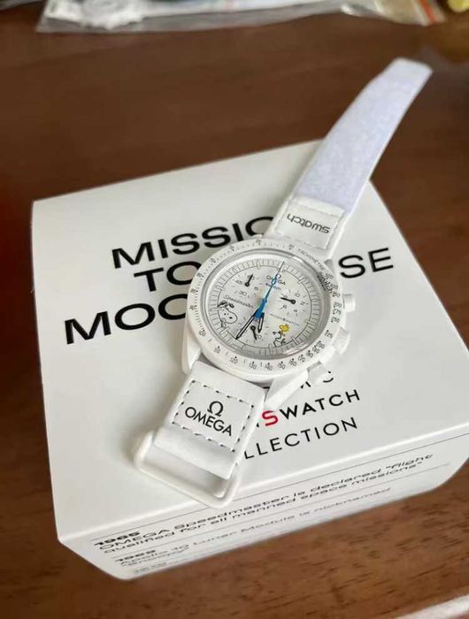 Zegarek MoonSwatch White Snoopy – biały zegarek bioceramiczny