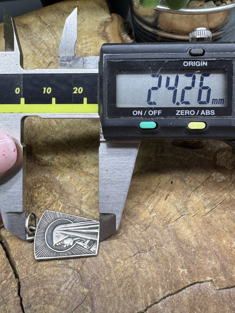 Stary piękny wisiorek Matka Boska 800 srebro 4g K