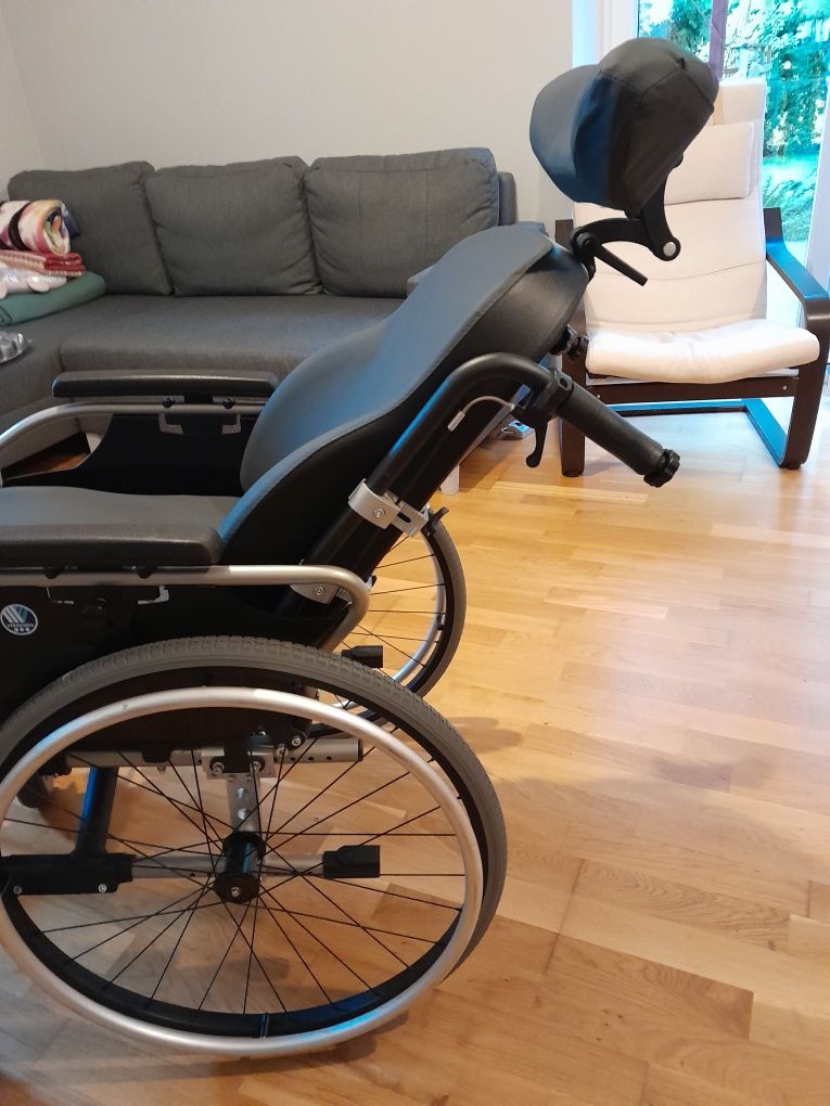 Wózek inwalidzki Vermeiren V300 30 komfort z zagłówkiem